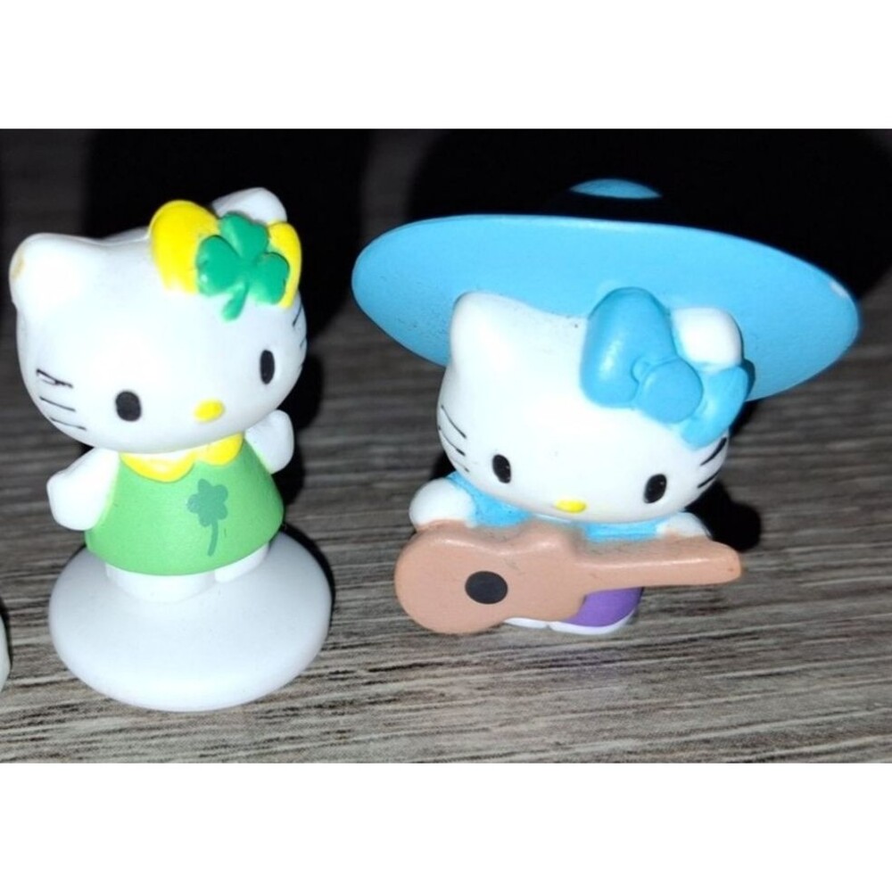 2 Upper Deck Hello Kitty World Adventure Collectipak Figures Ireland Mexico